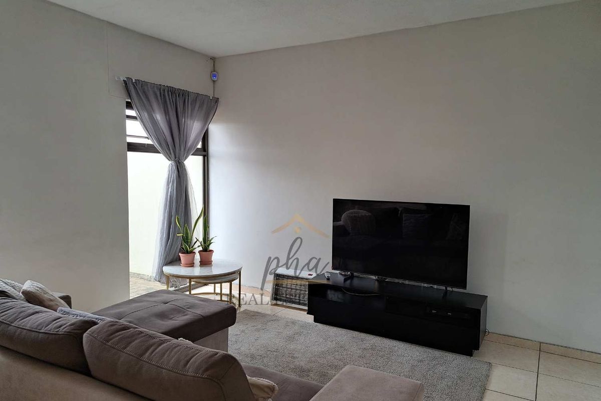 Duplex 3 Bedr Townhouse for sale in Walvis Bay - Photo 2