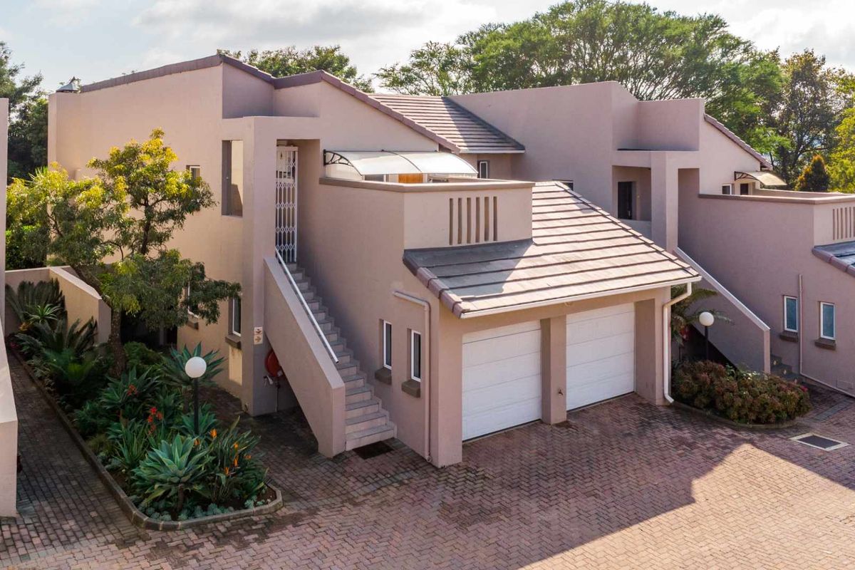Elegant Fully Furnished Living in Woodhill Golf Estate - Photo 4