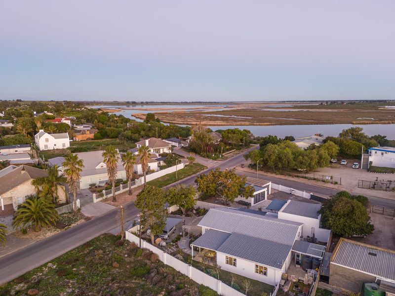 Beautiful West Coast Style home on the doorstep of Bokkomlaan - Photo 4