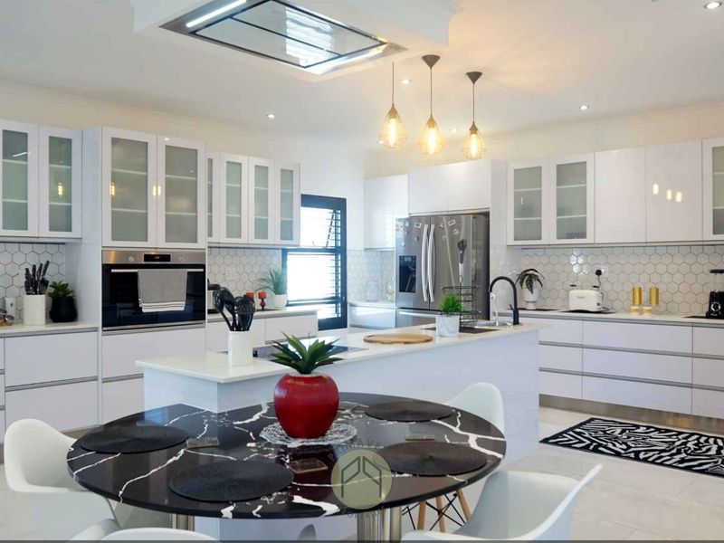 5 Bedroom Double-Storey House For Sale in Mile 4, Ext. 1, Swakopmund - Photo 8