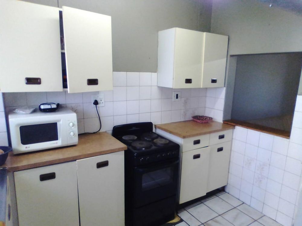 It's a good looking kitchen