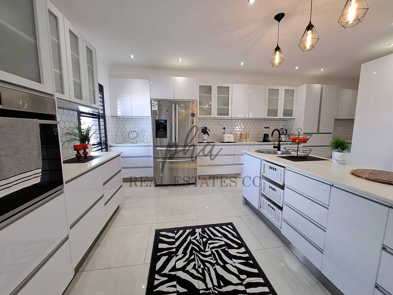 Live Moments Away from the Sea – A Home Where Comfort Meets Elegance - Photo 9