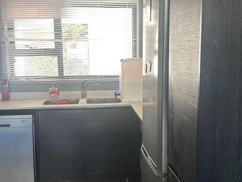 Priced to sell property - Photo 3