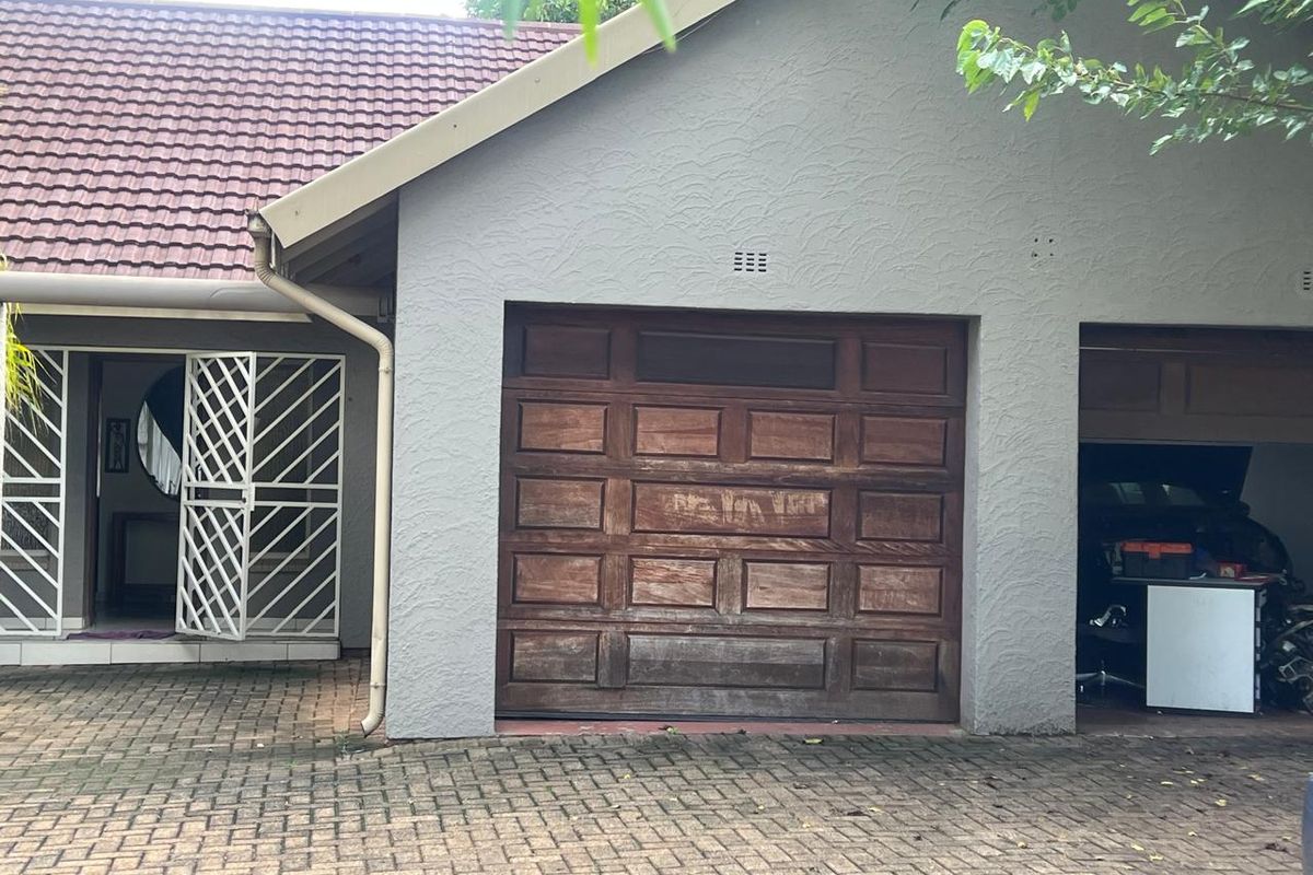 Location is key. Street appeal next and finally a flatlet. A must on your viewing list!!! - Photo 3