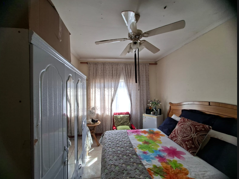 5 Bedroom home for sale Phoenix - Photo 4