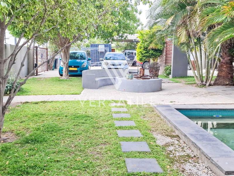 Exceptional Family Home with a Pool, Directly Across from Oshana Gymnasium. - Photo 10