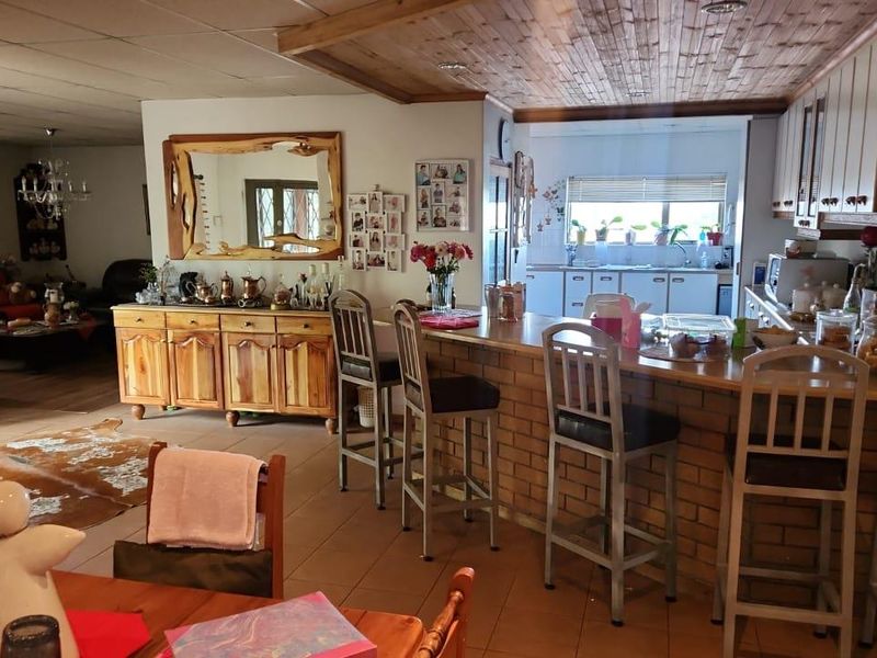 Spacious Double Storey Family Home  in De Tijger. - Photo 4