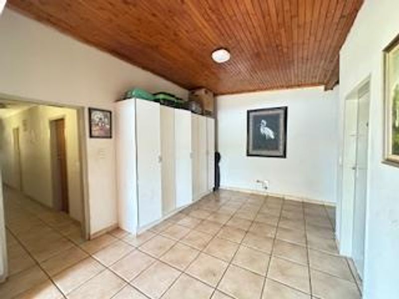 Discover Farm Life: 8.5-Hectare Gem in Vastfontein Awaits! - Photo 7