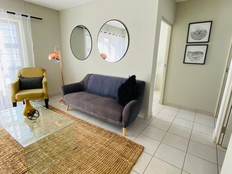Modern 2-Bedroom Apartment – Bridge Park (Balcony) - Photo 9