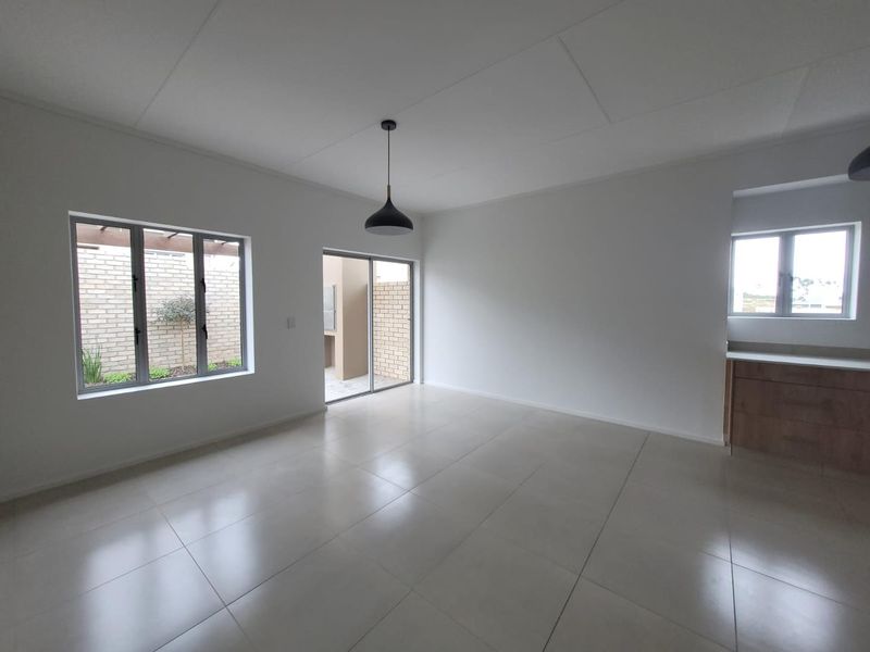 Mooikloof Country Estate 3 Bedroom House For Sale - Photo 5