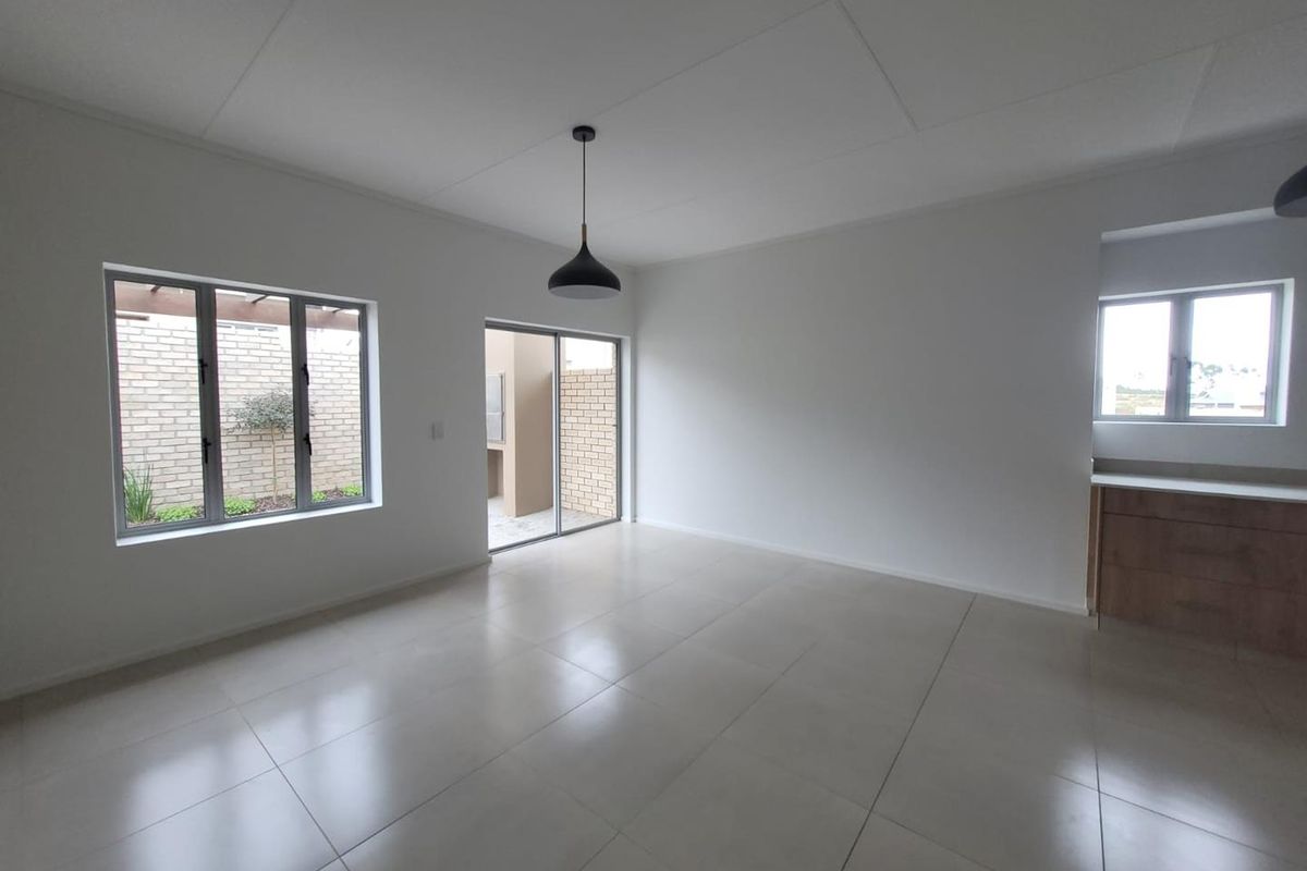 Mooikloof Country Estate 3 Bedroom House For Sale - Photo 5