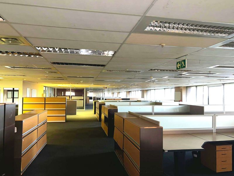LIBRIDGE – Third Floor Office Space to Let | Ameshoff Street, Bramfontein, Johannesburg Position your business in the heart of Bramfontein’s thriving commercial - Photo 7