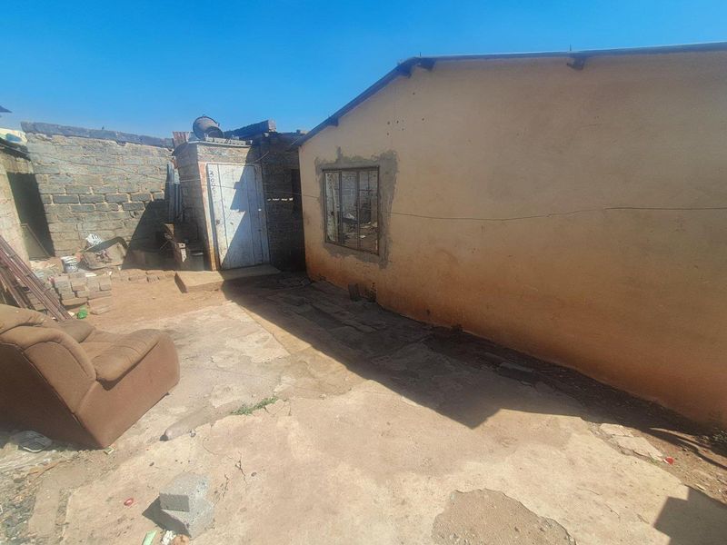 House In Tswelapele Ext 6 - Photo 3
