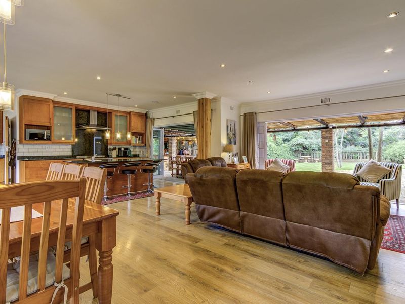 STUNNING 4 to 5 BEDROOM HOME WITH SOLAR AND WATER BACK UP and HOME OFFICE SPACE - Photo 4