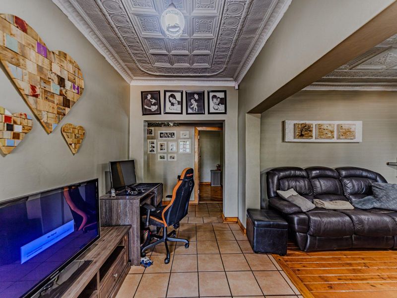 Property For Sale in Rietondale, Pretoria - Photo 2
