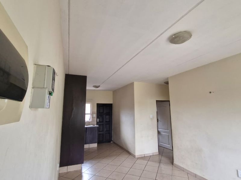 Modern 2-Bedroom Haven at The Kings: Style meets Central Convenience - Photo 7