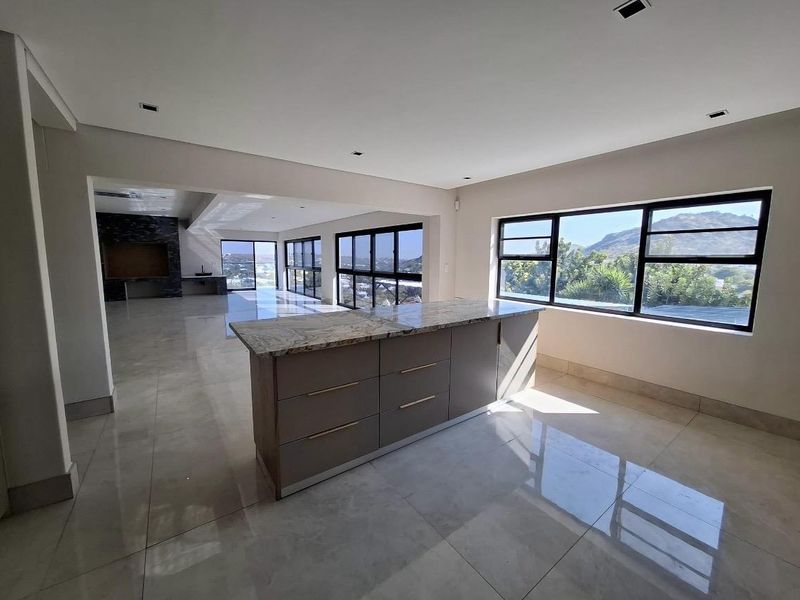 Exquisite New Home with Breathtaking Views – Ludwigsdorf N$13,000,000 - Photo 9