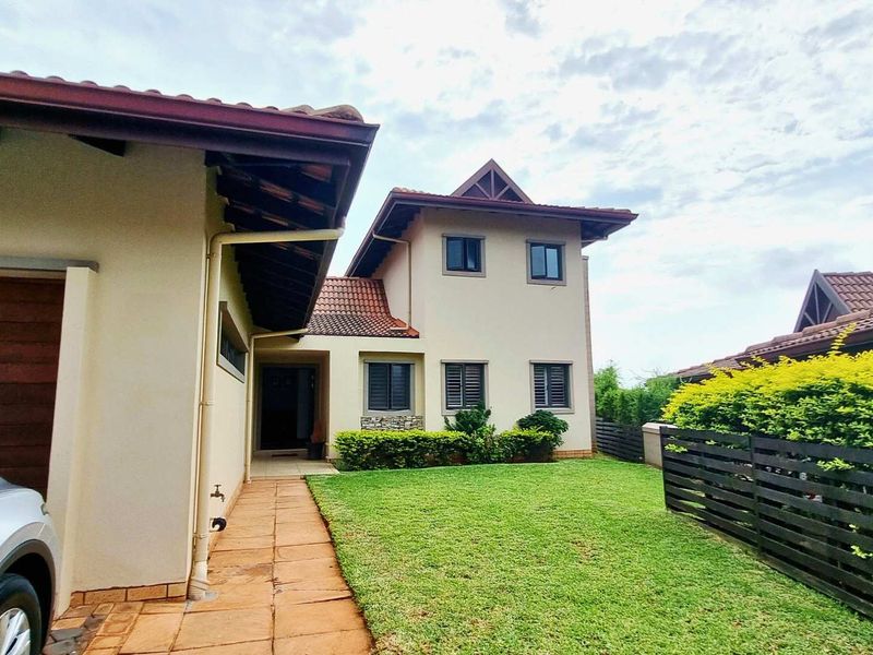 202m2 3 Bedroom Split-Level Townhouse with Garden for Sale in Izinga - Photo 2