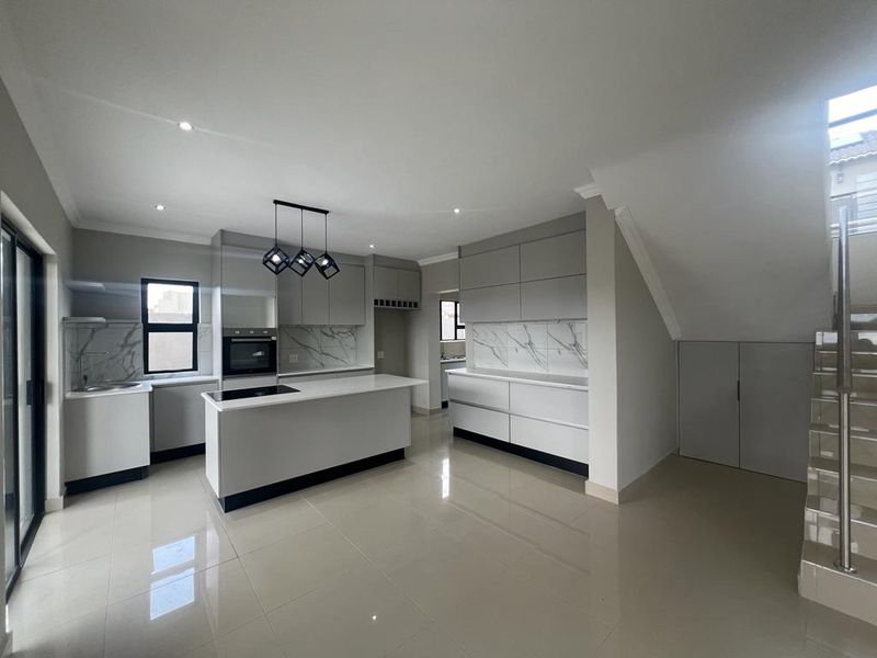 Elegant 4-Bedroom Home in Zambezi Manor Estate - Photo 3