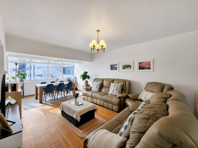 Large FURNISHED one bedroom apartment with sea views on Beach Road - Photo 9