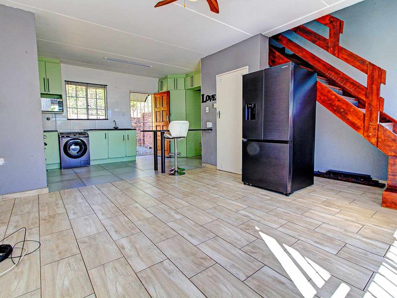 Townhouse Gem: Comfort, Style, and Convenience Await! - Photo 2