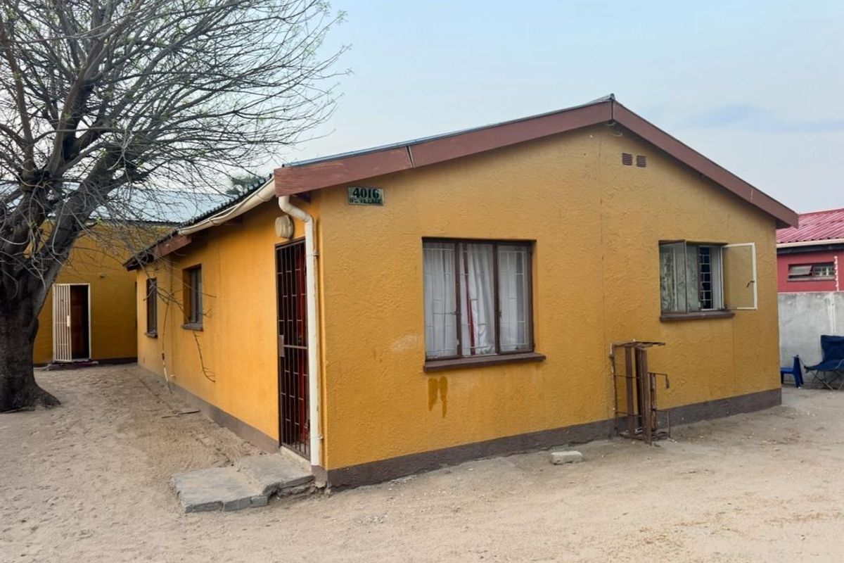 FOR SALE: 3 bedrooms house with two bachelor flats for sale in Ongwediva, extension 8, Selling price N$1,1 million cost excluded - Photo 2