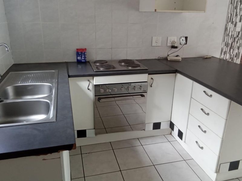 The Perfect Start or Smart Downscale – Secure,  and Well Located! - Photo 5
