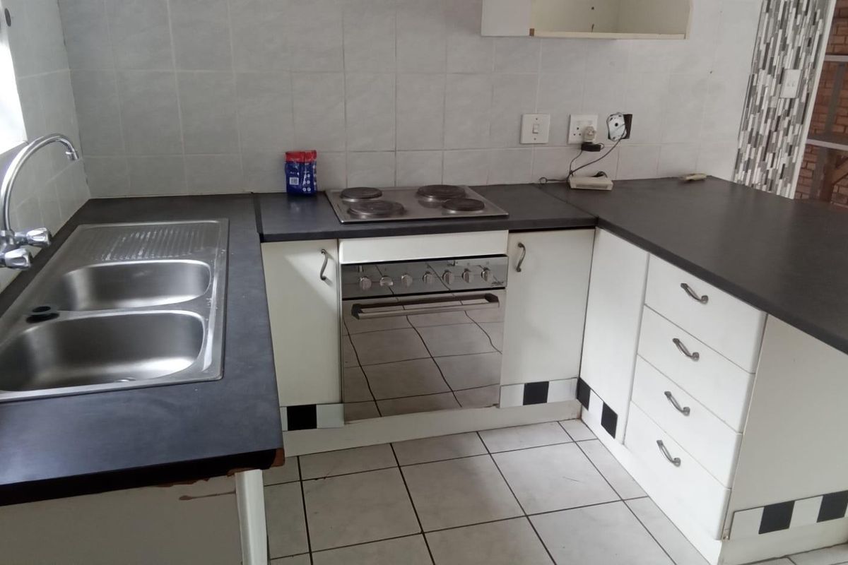 The Perfect Start or Smart Downscale – Secure,  and Well Located! - Photo 5