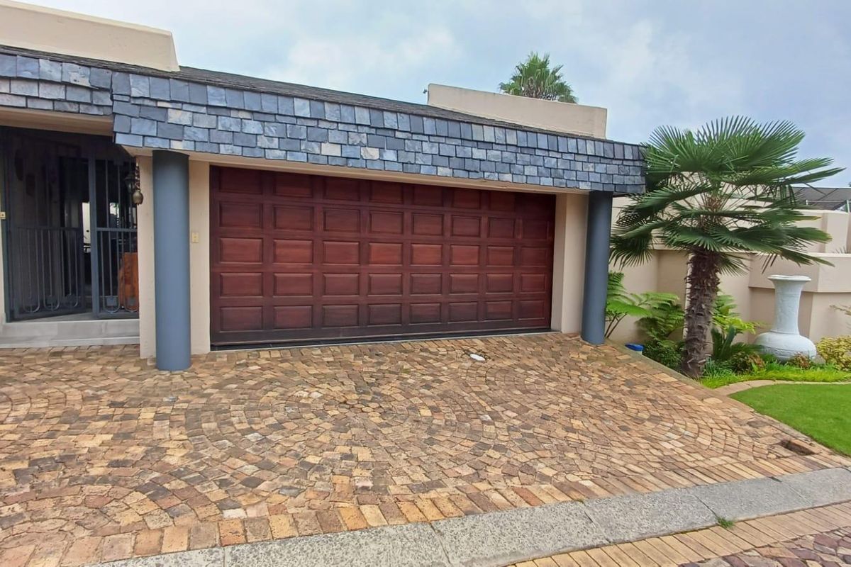 Just listed, in the heart of St. Andrews, Stylish 3 Bedroom cluster with Blue-Line Kitchen. and so much more. - Photo 4