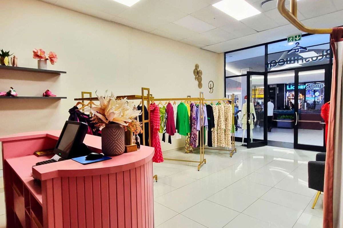 49m2 Boutique Retail Unit in Oceans Mall, Umhlanga – Fashion Fitout & Move-In Ready - Photo 3