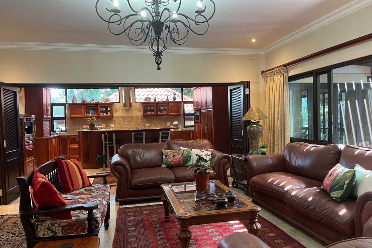 Zimbali offers a  beautiful 4-bedroom freestanding with a perfect blend of luxury and comfort, a thoughtfully designed layout and exceptional features - Photo 3
