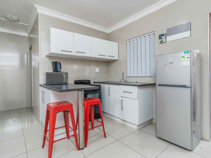 Ultimate Student Haven: 16-bedroom Student Accommodation For Sale - Photo 8