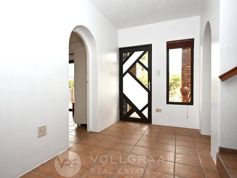 Spacious Family Home To Rent - 1 June 2026 - Photo 2