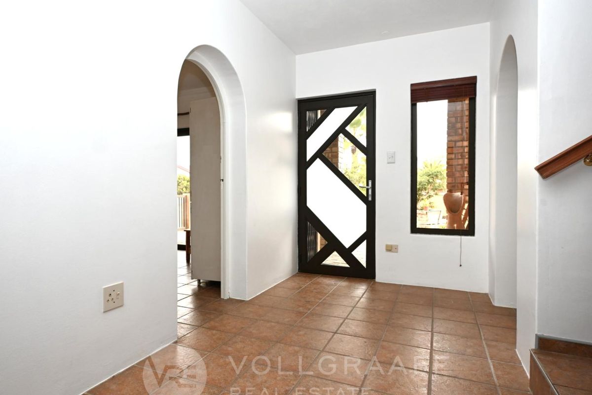 Spacious Family Home To Rent - 1 June 2026 - Photo 2