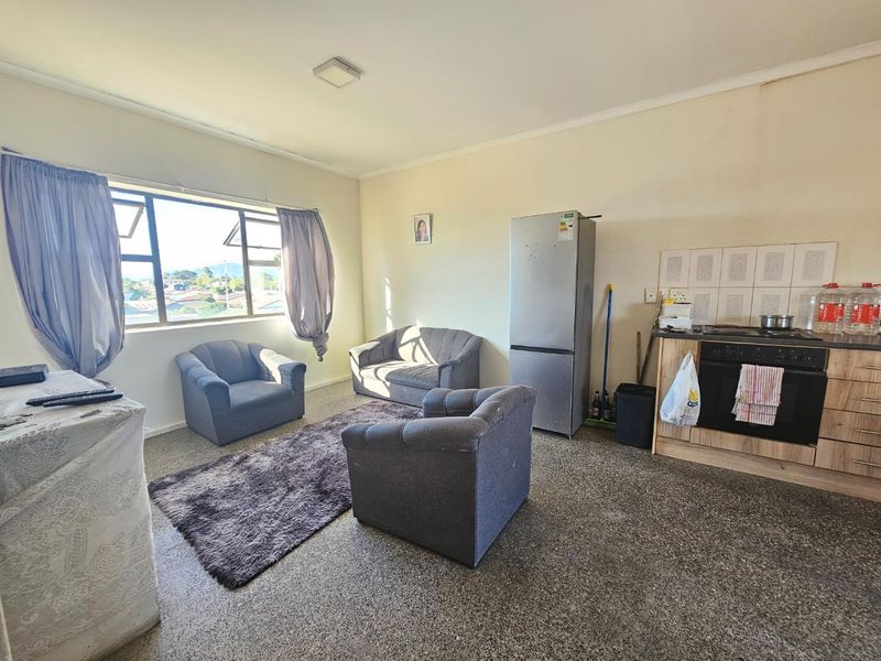 2 Bed 1 Bath Apartment in Arriza Apartments as investment or to use yourself. - Photo 3