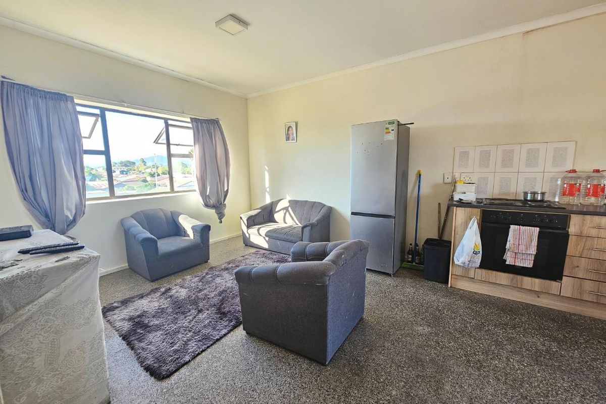 2 Bed 1 Bath Apartment in Arriza Apartments as investment or to use yourself. - Photo 3