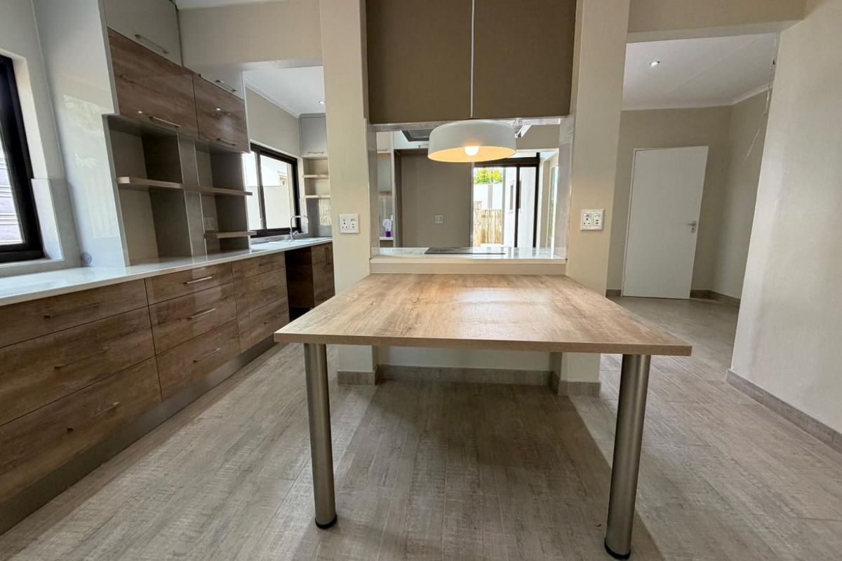 4 Bedroom House TO LET in Klein Windhoek - Photo 4