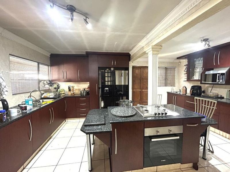 3 Bedroom House for Sale in Mayberry Park - Photo 7