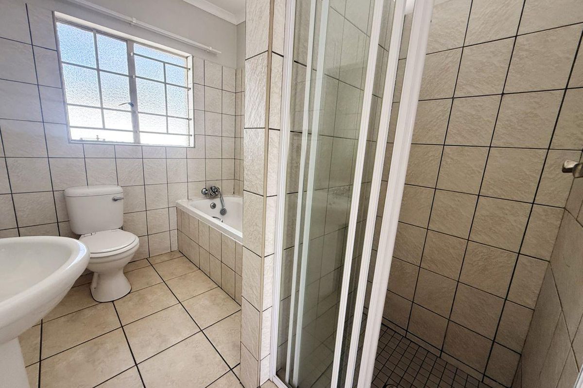 2 Bedroom Townhouse For Sale in Pionierspark Ext 1 - Photo 5