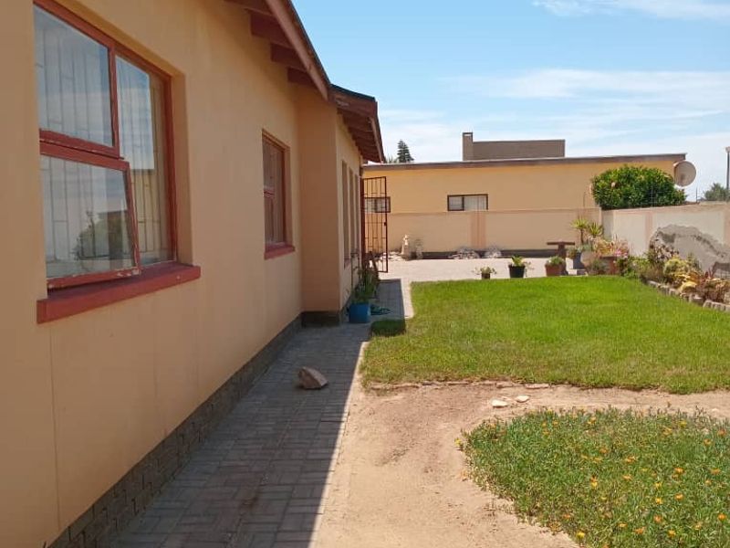 WELL-MAINTAINED HOUSE FOR SALE IN HENTIES BAY – CENTRAL - Photo 2