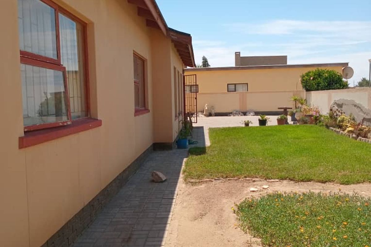 WELL-MAINTAINED HOUSE FOR SALE IN HENTIES BAY – CENTRAL - Photo 2