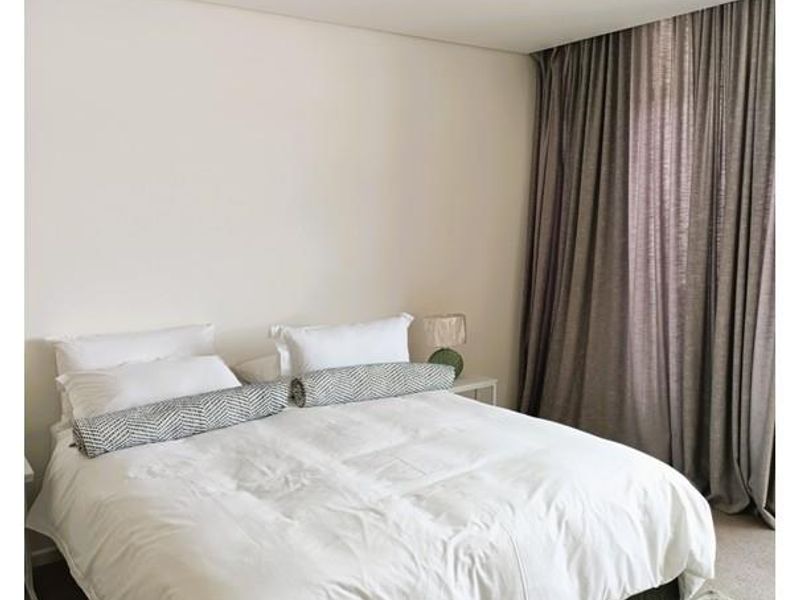 “Urban Elegance in the Heart of the City” - Photo 9