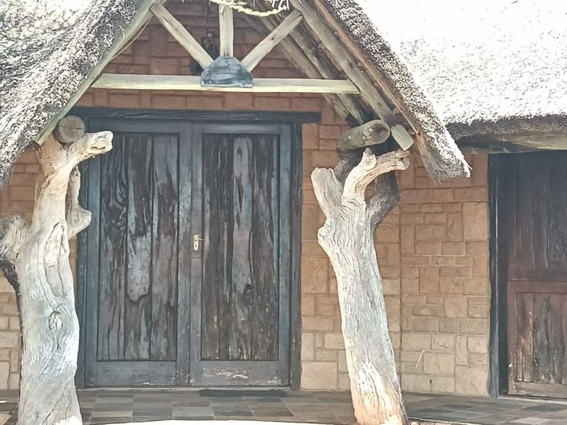 Game farm or Cattle farm. Hunters Cabins. Lodge. Coolroom. Slaughter facility. - Photo 2