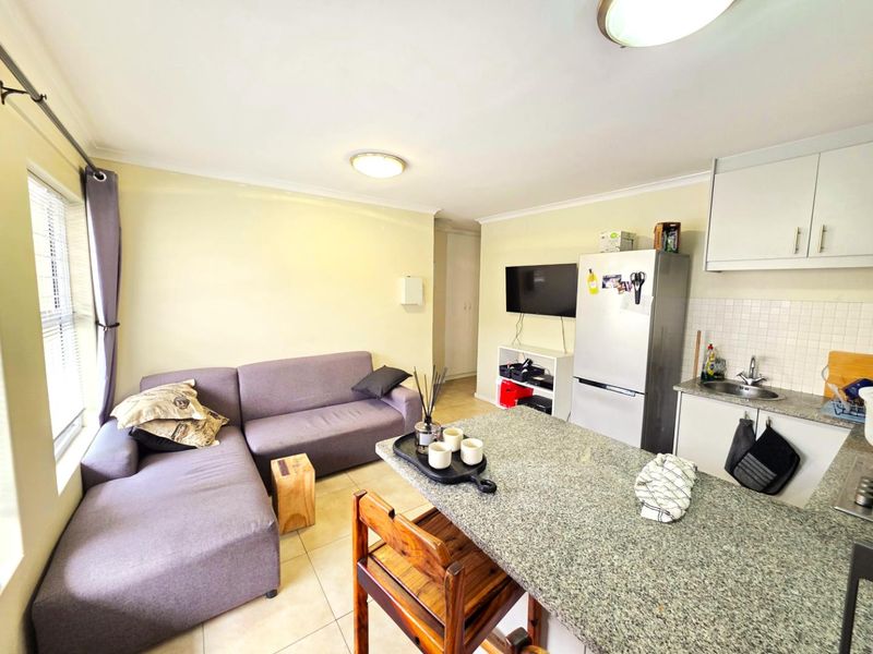Prime 2-Bedroom Apartment in Bergzicht Plaza – Steps from Stellenbosch University - Photo 4