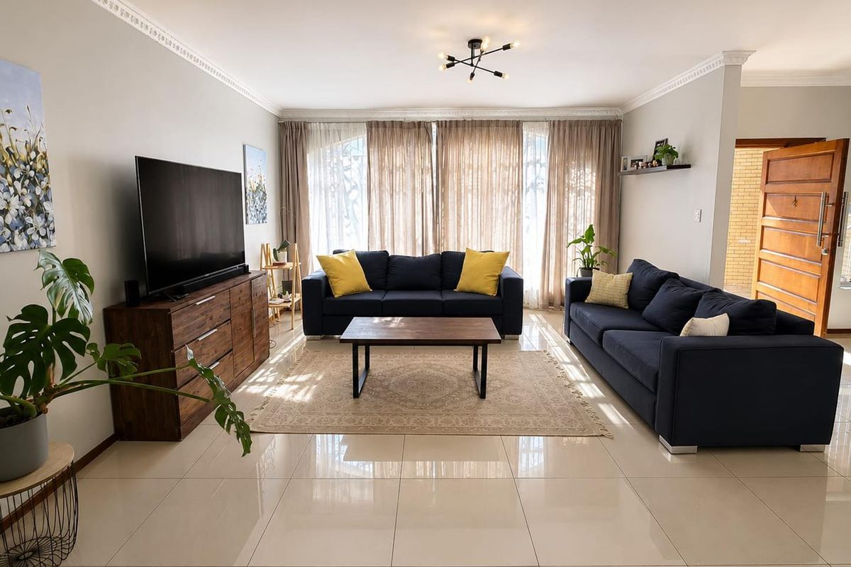 Spacious Family Living in Sought-After Dan Pienaar! - Photo 4