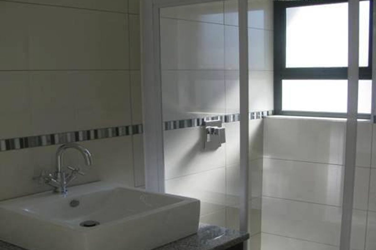 SOUGHT-AFTER, UPMARKET COMPLEX IN KLEINE KUPPE "IMOLA"!! - Photo 5