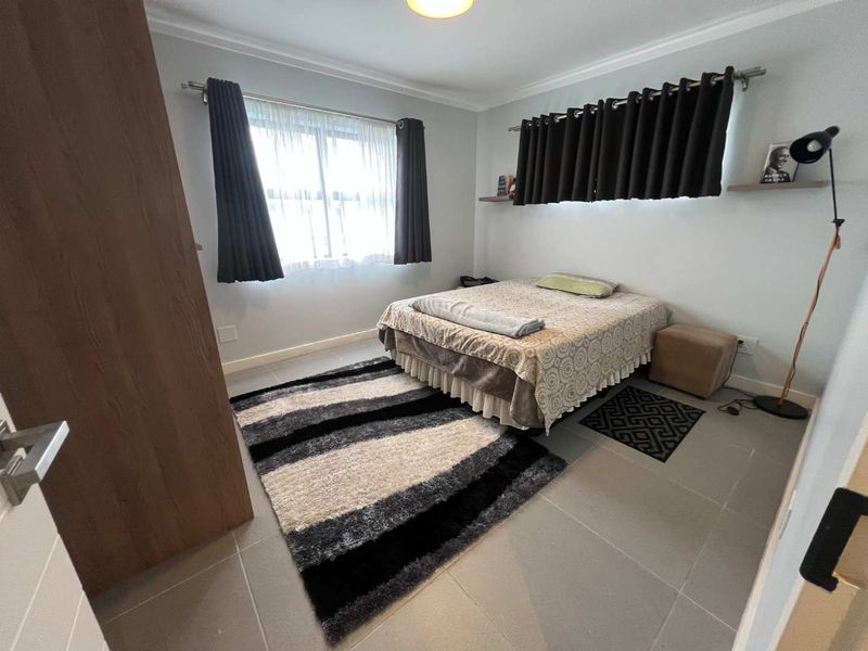 Practical and Comfortable 2 Bed Apartment - Photo 2