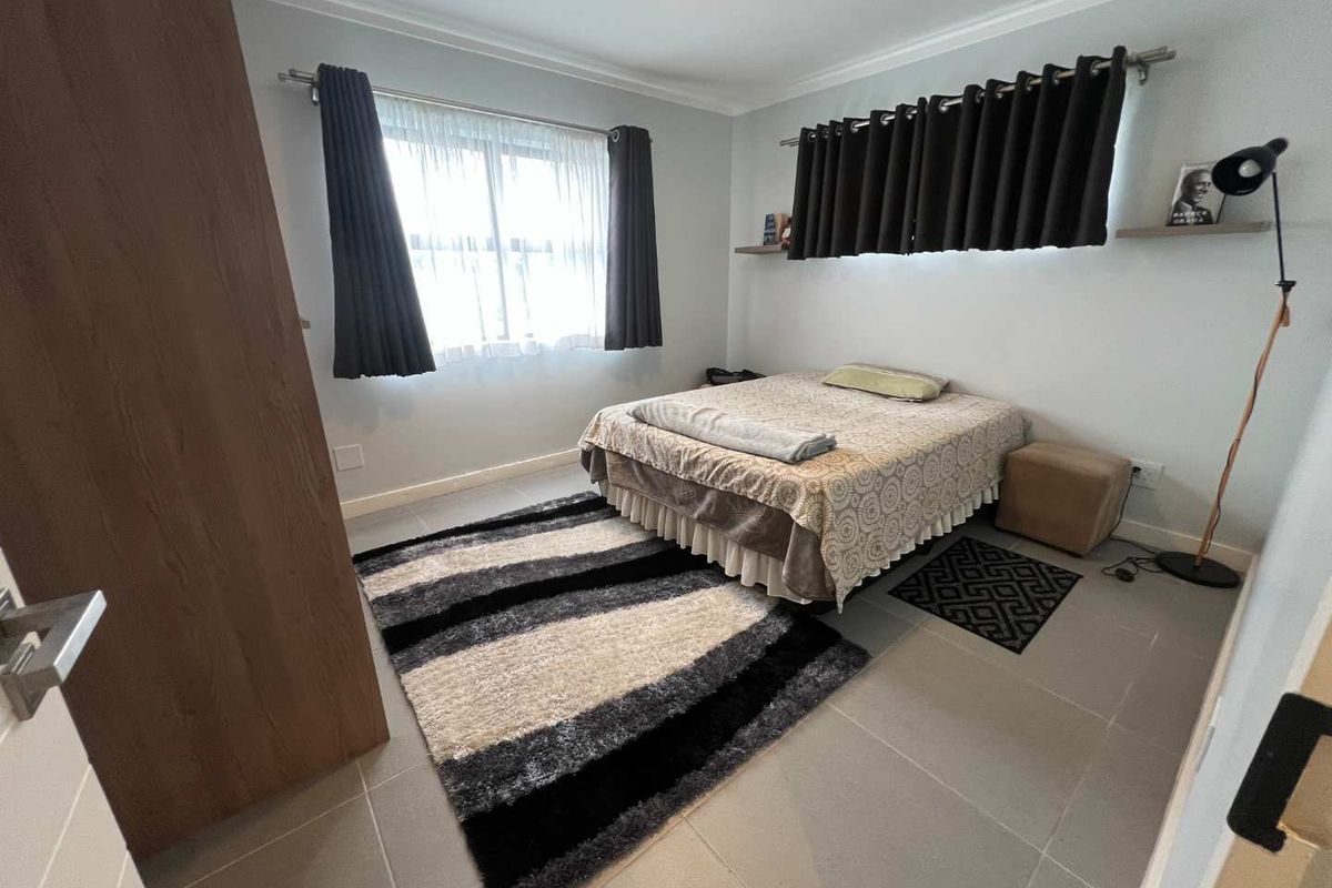 Practical and Comfortable 2 Bed Apartment - Photo 2