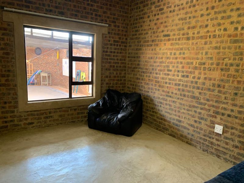 STUDIO APARTMENT FOR RENT - Photo 3