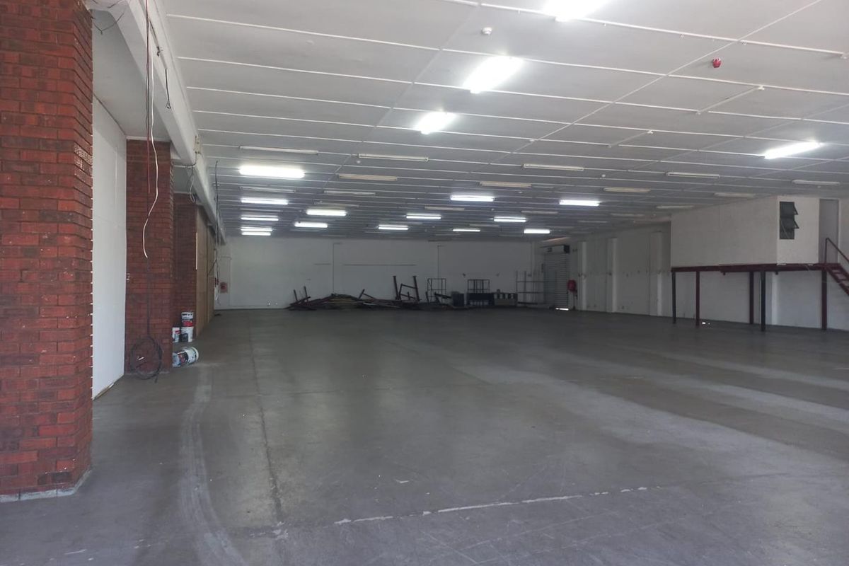 Industrial Property with Warehouses & Secure Facilities To Let - Photo 3